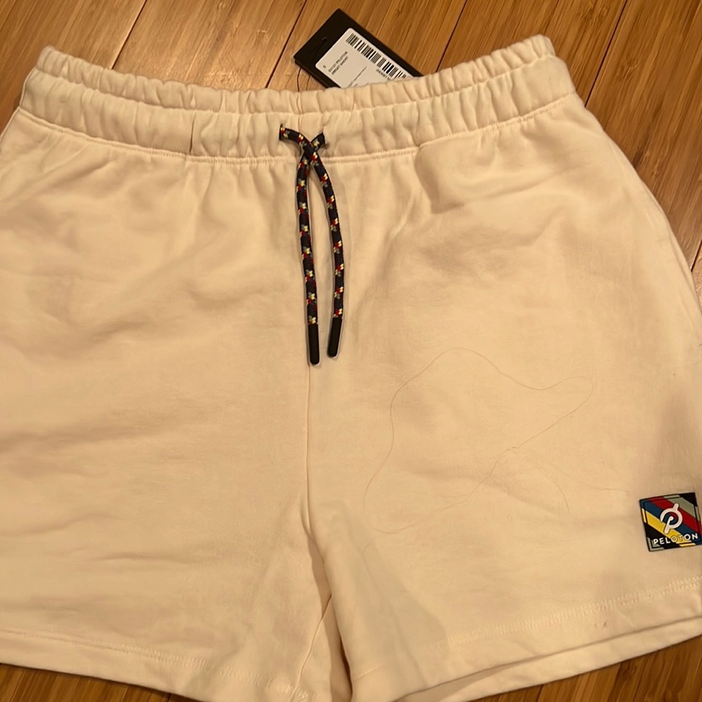 Peloton pride shorts size small nwt